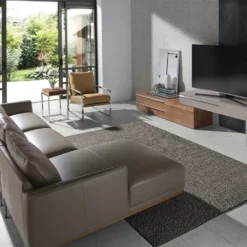 Sofá Chaise Longue (L) Tapizado En Piel De Origen Vacuno Color Gris Oscuro Con Base En Madera De Haya Vaporizada. Estructura De Patas En Acero Macizo Inoxidable Oscurecido. -Mimoso Sofa Ventas 5f52d2aba557c601facd6bde3fa233255917f3a1 2a3e899a8b8744918e7bfa74e739b7fb