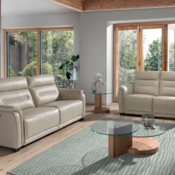 Sofá 3 Plazas Tapizado En Piel De Origen Vacuno Color Gris Taupe Con Mecanismos Eléctricos De Relax. Patas De PVC Efecto Wengué. -Mimoso Sofa Ventas 6052820a8d2864f05aabd9e978ce75d41ea4246f ff6ef706766848349b3190372204f61a