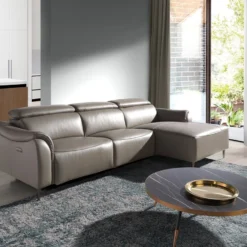 Sofá Chaise Longue (R) Tapizado En Piel De Origen Vacuno Color Gris Oscuro. Reposacabezas Articulados Independientes Manuales Y Asiento Laterial Con Mecanismo Eléctrico De Relax. -Mimoso Sofa Ventas 6b7294ba8dfd6d77e2721ec9f401fa1dec56f43a fc19cd4eacb24df1b669494735a1f17f