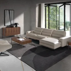 Sofá Chaise Longue (R) Tapizado En Piel De Origen Vacuno Con Respaldos Basculantes. Asiento Laterial Con Reposapiés De Mecanismo Eléctrico De Relax. Estructura Interior De Madera De Pino Natural Y Patas De Acero Macizo Inoxidable Color Negro. -Mimoso Sofa Ventas b001bbdb6c51341fa7a9285b467e039c15fae198 1b203bc4b9e04bd9afde74e5424a182f