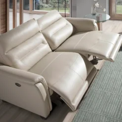 Sofá 3 Plazas Tapizado En Piel De Origen Vacuno Color Gris Taupe Con Mecanismos Eléctricos De Relax. Patas De PVC Efecto Wengué. -Mimoso Sofa Ventas b7e745a8d92a60e43a29c465734072ab3c0e378e 96042ae2051f41d7a601b6d033aa3b1a