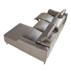Sofá Chaise Longue (R) Tapizado En Piel De Origen Vacuno Color Gris Oscuro. Reposacabezas Articulados Independientes Manuales Y Asiento Laterial Con Mecanismo Eléctrico De Relax. -Mimoso Sofa Ventas ebf61a2651894dc4c9010a0149978db8a76532da 5e2f43cc3855428bb939a563dc9af6a4
